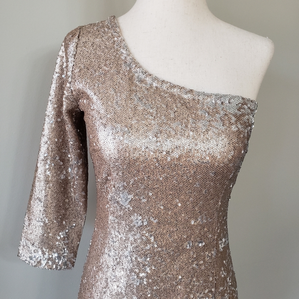 BB Dakota One Shoulder Sequin Mini Bodycon Dress Champagne Size 2 - Picture 3 of 9